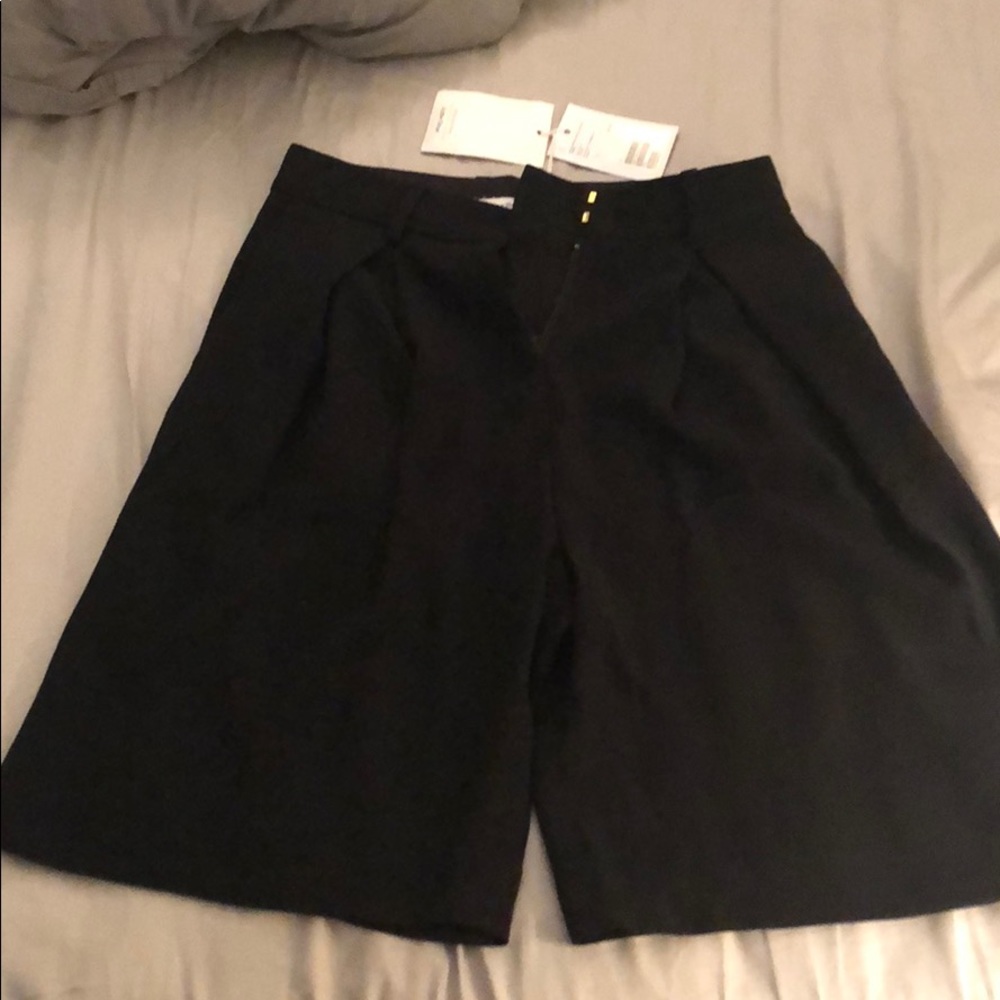 & Other Stories - Black shorts